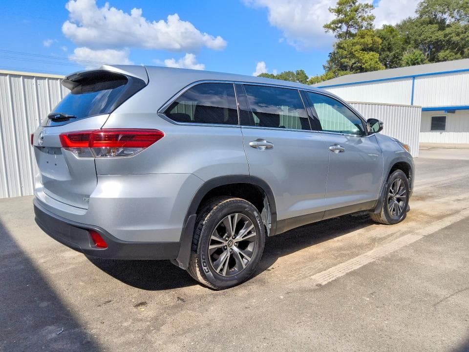 2019 TOYOTA HIGHLANDER LE 3