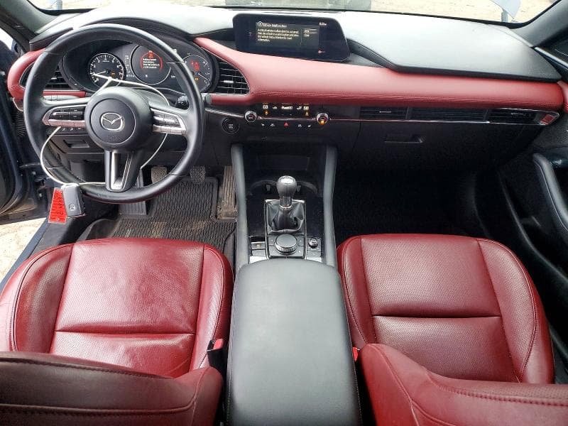 2020 MAZDA 3 PREMIUM 8