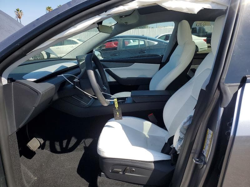 2026 TESLA MODEL Y 7