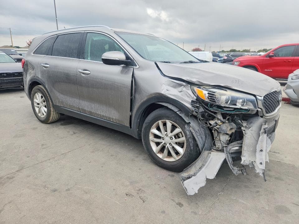 2017 KIA SORENTO LX 4