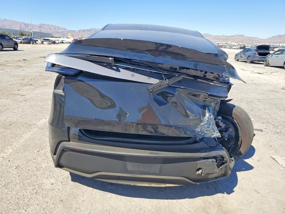 2026 TESLA MODEL Y 6