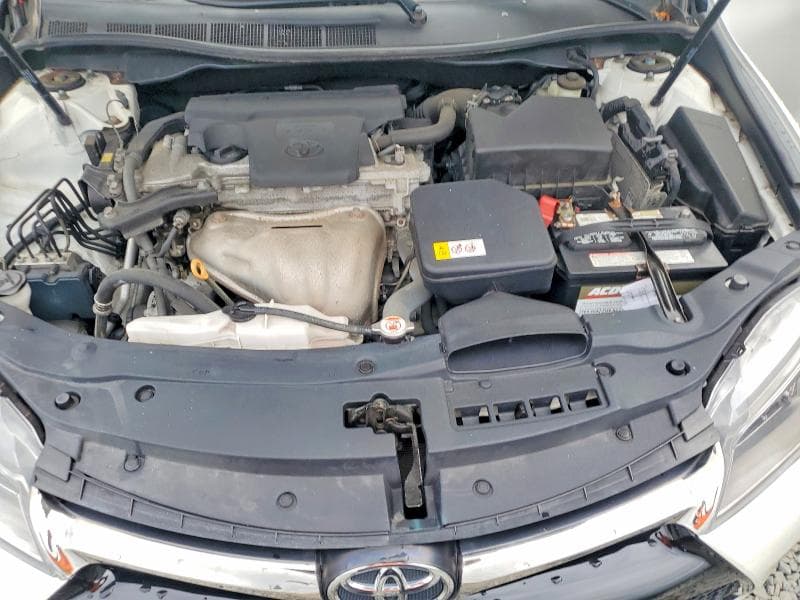 2017 TOYOTA CAMRY SE 11