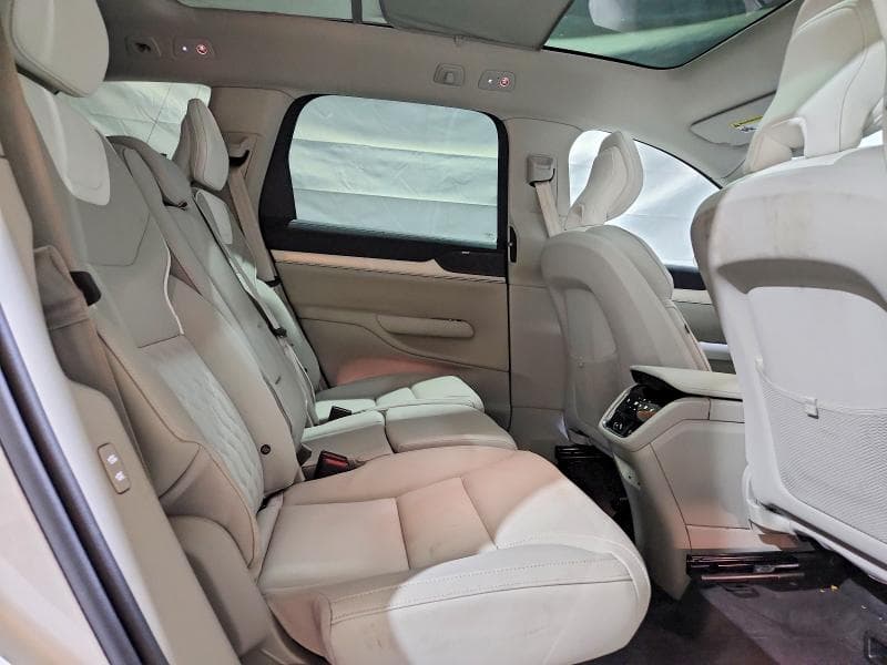 2025 VOLVO EX90 PLUS 11