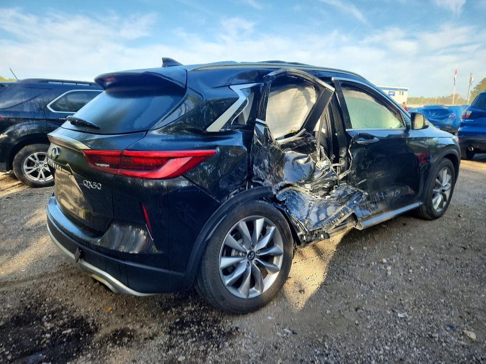 2021 INFINITI QX50 LUXE 3
