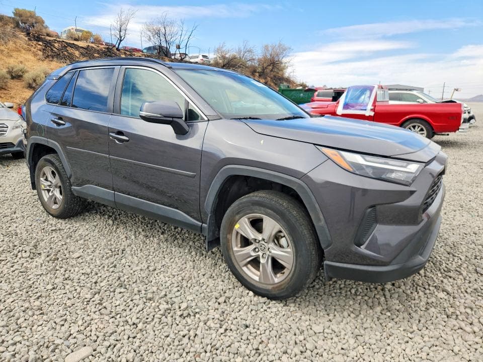 2022 TOYOTA RAV4 XLE 4