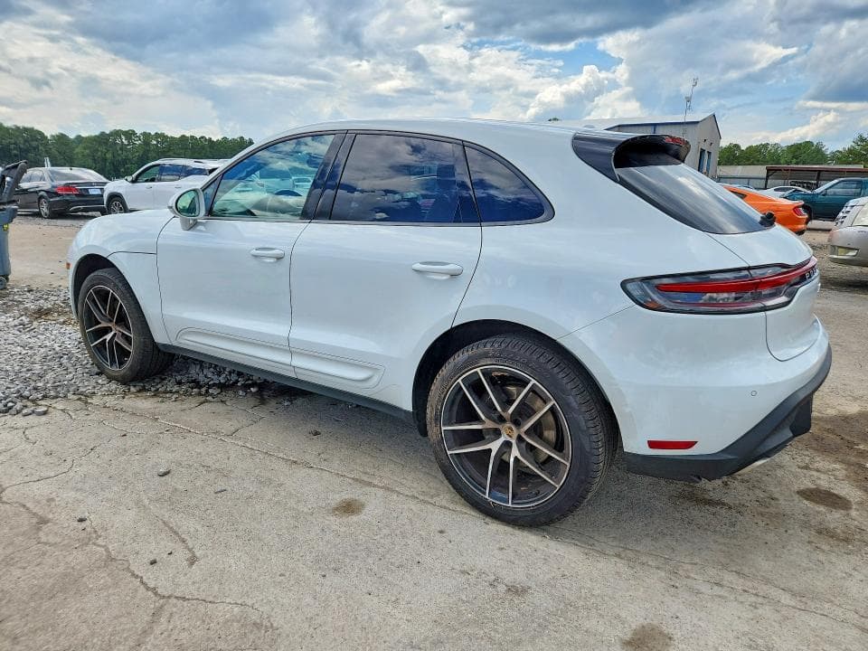 2023 PORSCHE MACAN BASE 2