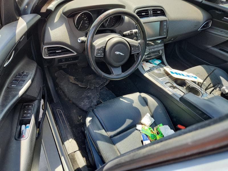 2017 JAGUAR XE PREMIUM 8
