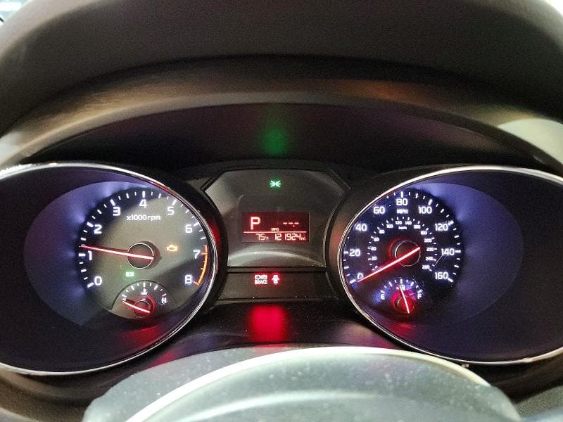 2017 KIA SEDONA LX 9