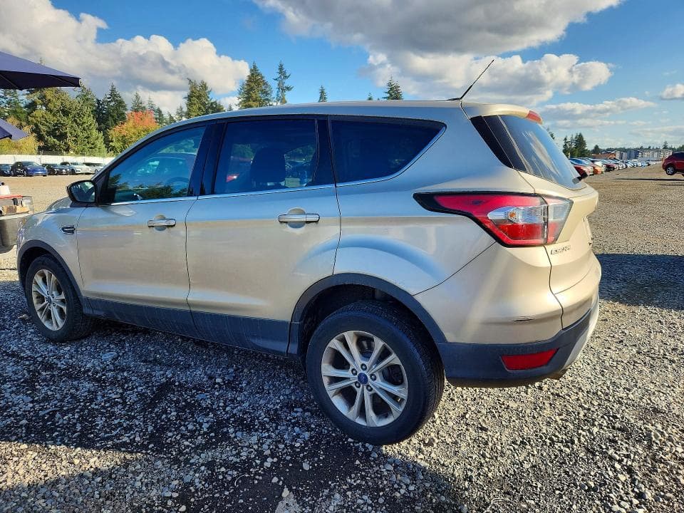 2017 FORD ESCAPE SE 2