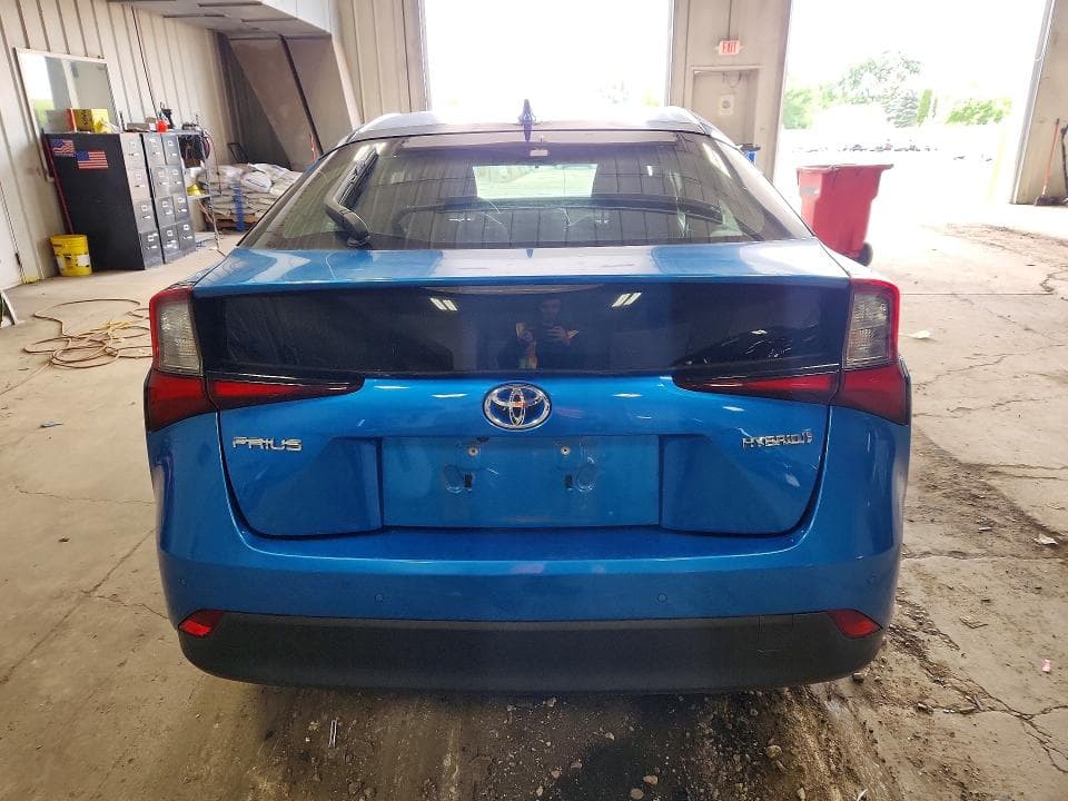 2019 TOYOTA PRIUS LE 6