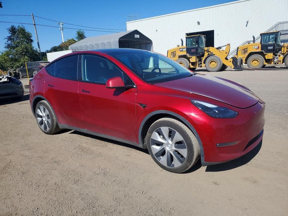 2024 TESLA MODEL Y 4