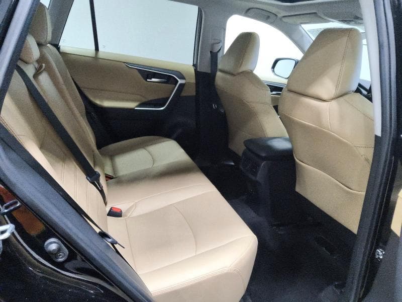 2025 TOYOTA RAV4 XLE PREMIUM 11