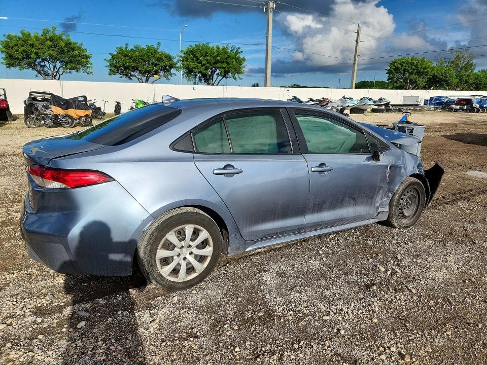 2020 TOYOTA COROLLA LE 3