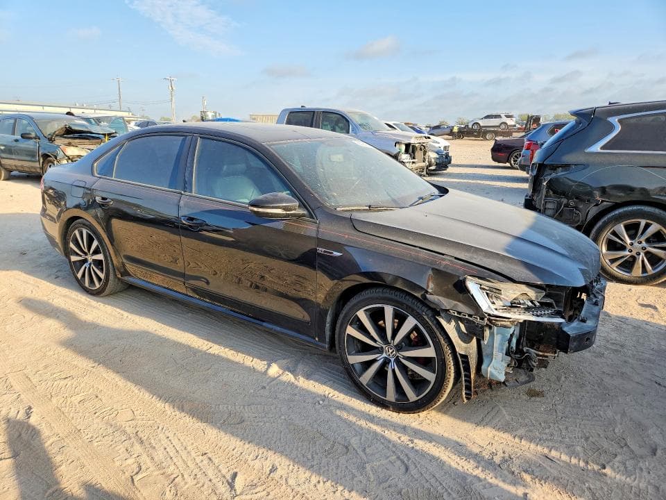 2018 VOLKSWAGEN PASSAT GT 4