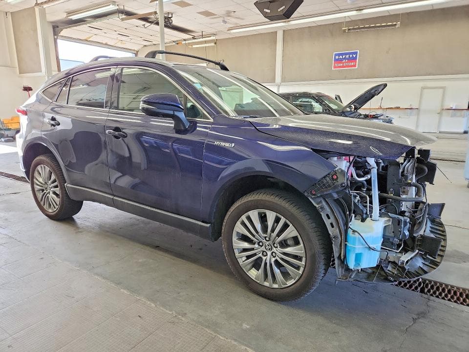 2021 TOYOTA VENZA LIMITED 4