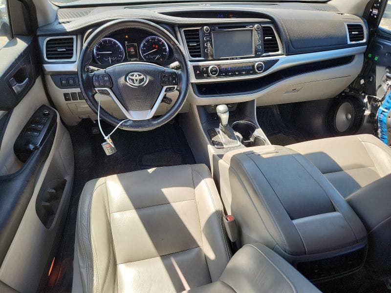 2017 TOYOTA HIGHLANDER XLE 8