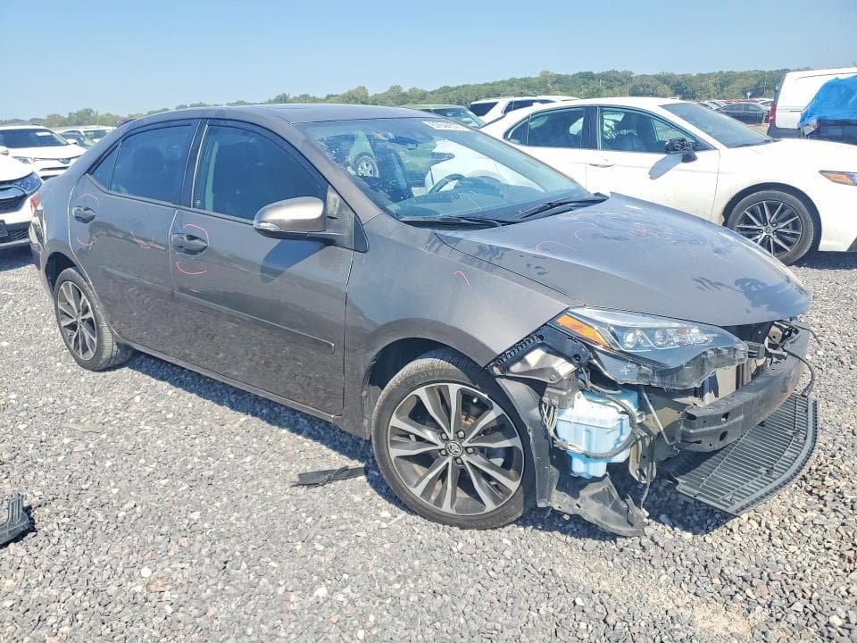 2017 TOYOTA COROLLA XSE 4