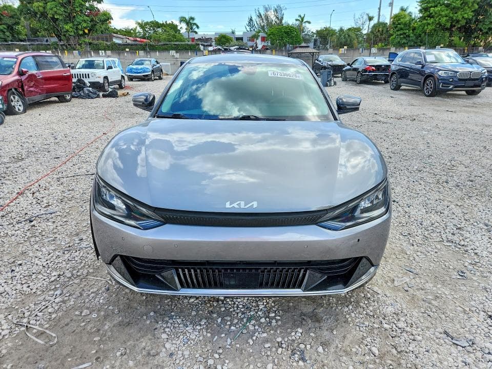 2022 KIA EV6 WIND 5