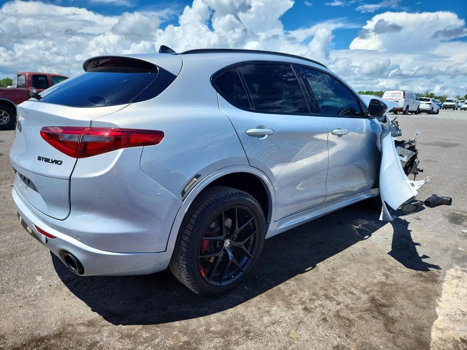 2020 ALFA ROMEO STELVIO 3