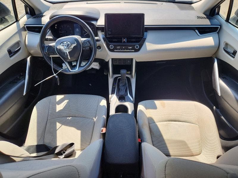 2023 TOYOTA COROLLA CROSS LE 8