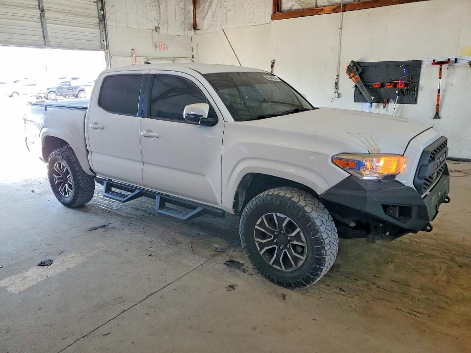 2018 TOYOTA TACOMA SR V6 4