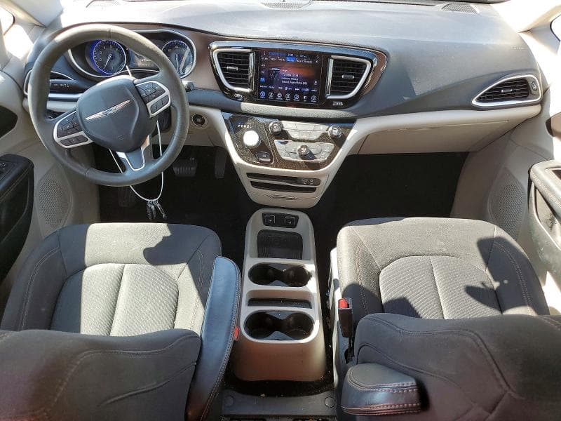 2017 CHRYSLER PACIFICA TOURING 8