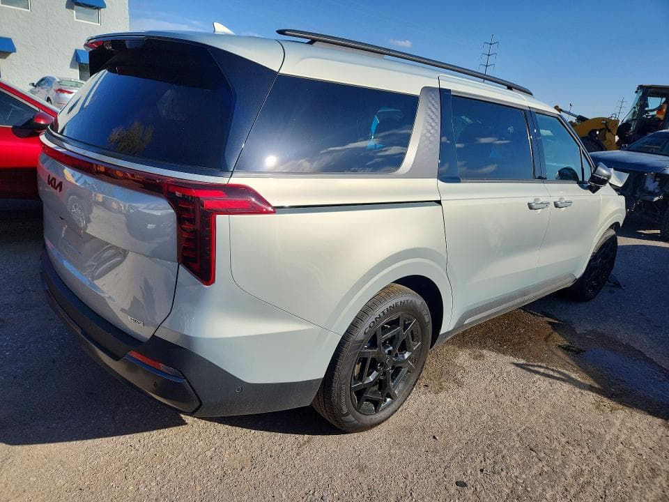 2026 KIA CARNIVAL 3