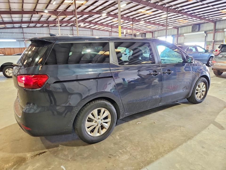 2017 KIA SEDONA LX 3