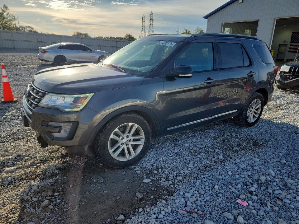 2017 FORD EXPLORER XLT - 1