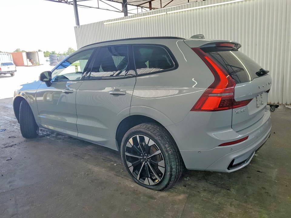 2026 VOLVO XC60 PLUS 2