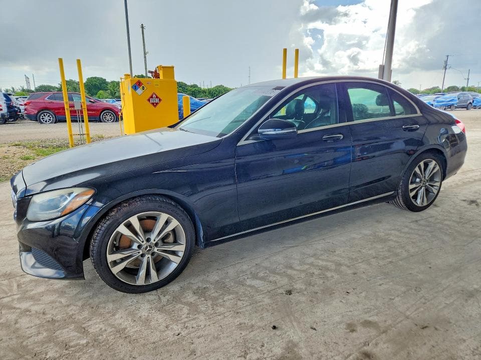 2017 MERCEDES-BENZ C 300 - 1