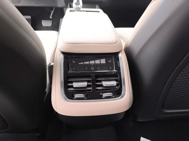 2026 VOLVO XC90 PLUS 15