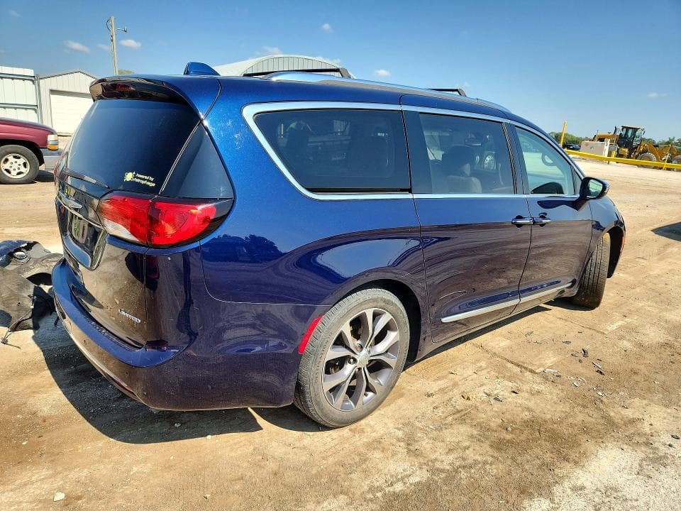 2017 CHRYSLER PACIFICA LIMITED 3