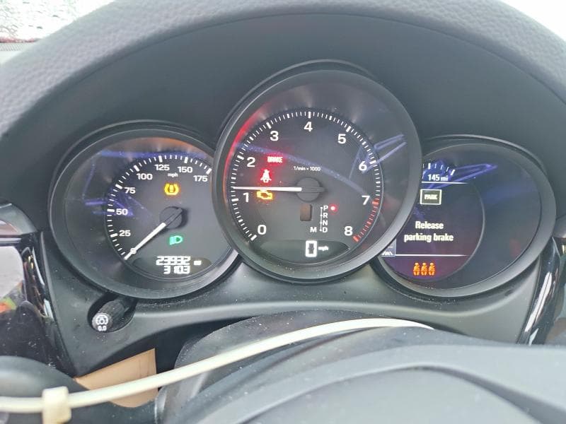 2025 PORSCHE MACAN BASE 9
