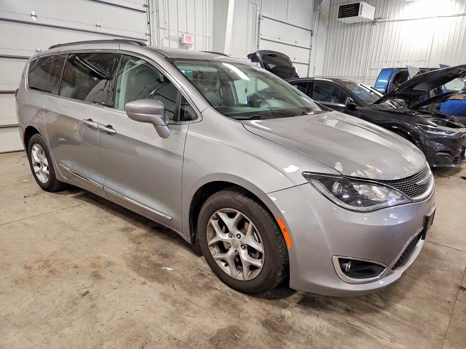 2017 CHRYSLER PACIFICA TOURING L 4