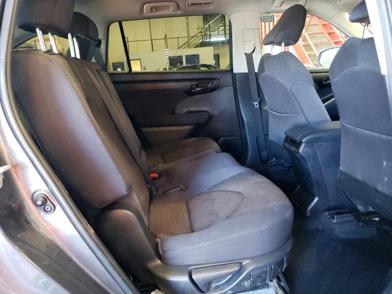 2023 TOYOTA HIGHLANDER LE 11