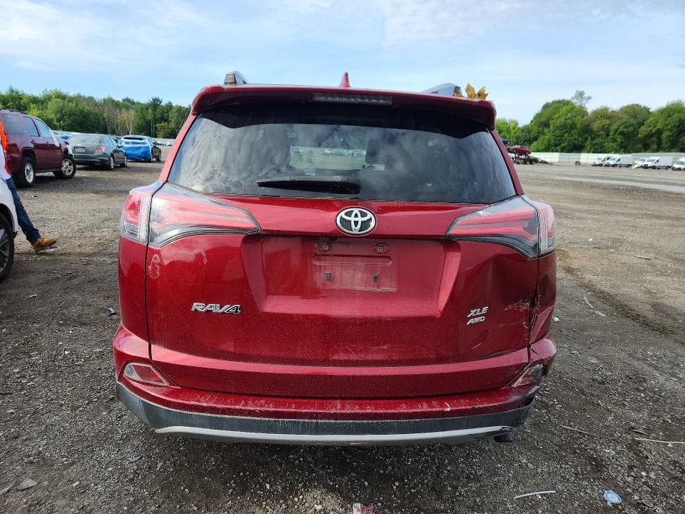 2018 TOYOTA RAV4 XLE 6