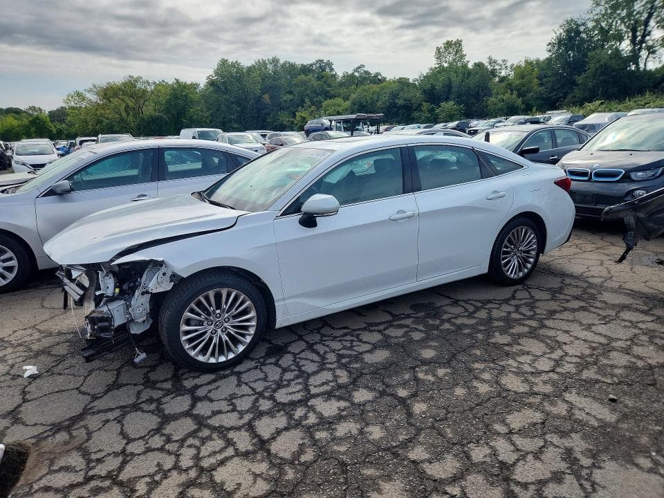 2019 TOYOTA AVALON LIMITED - 1