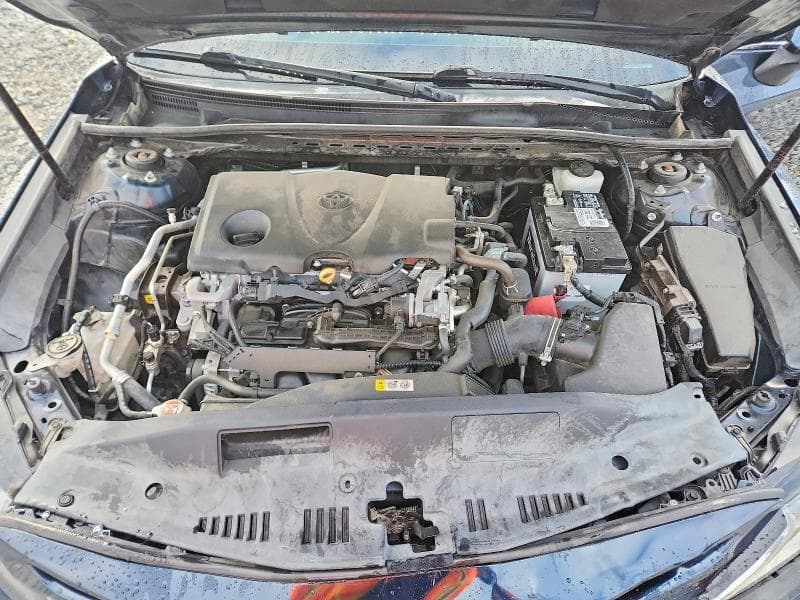 2020 TOYOTA CAMRY SE 11