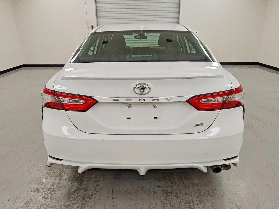 2020 TOYOTA CAMRY SE 6