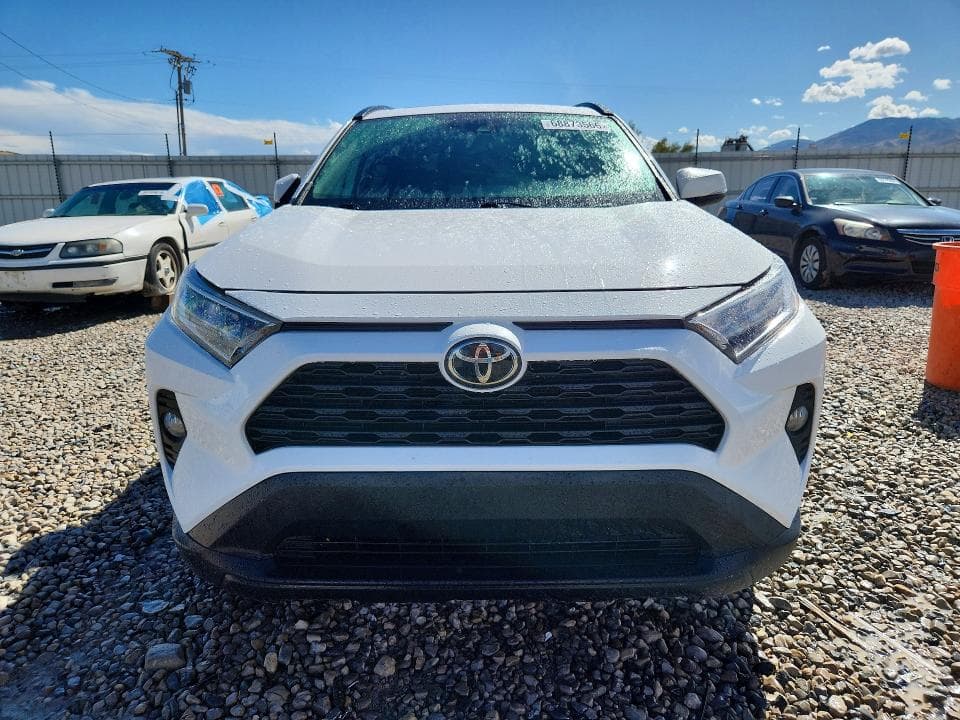 2021 TOYOTA RAV4 XLE 5