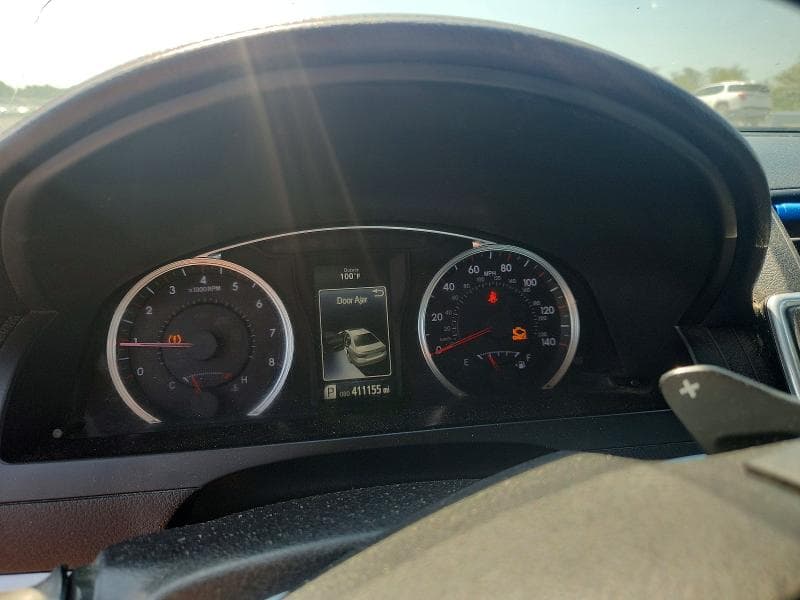 2017 TOYOTA CAMRY SE 9
