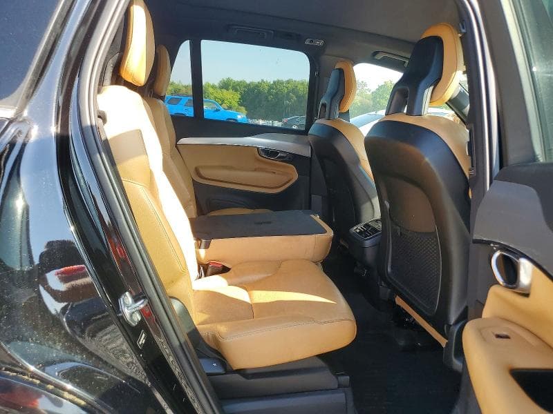 2017 VOLVO XC90 T6 11