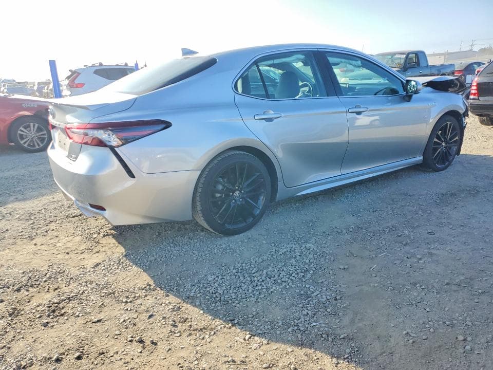 2021 TOYOTA CAMRY XSE 3