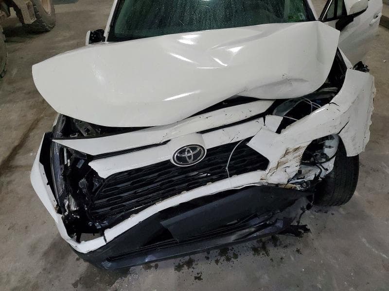 2022 TOYOTA RAV4 XLE 12