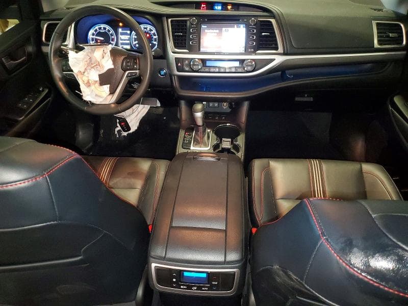 2019 TOYOTA HIGHLANDER SE 8