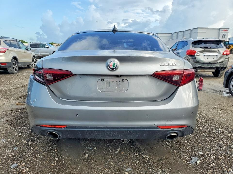 2017 ALFA ROMEO GIULIA TI 6