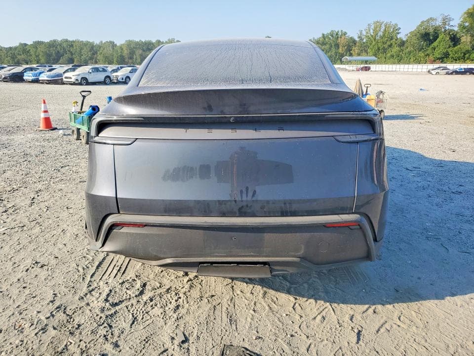 2026 TESLA MODEL Y 6