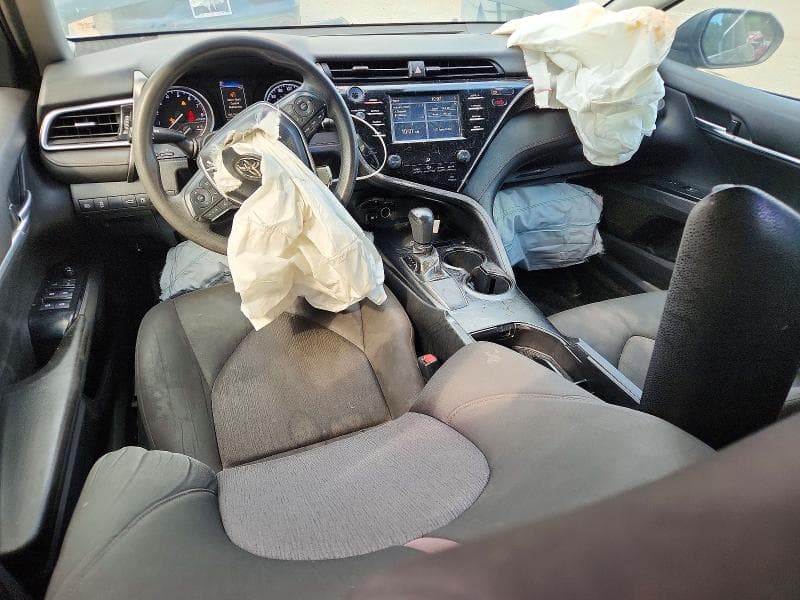 2018 TOYOTA CAMRY LE 8