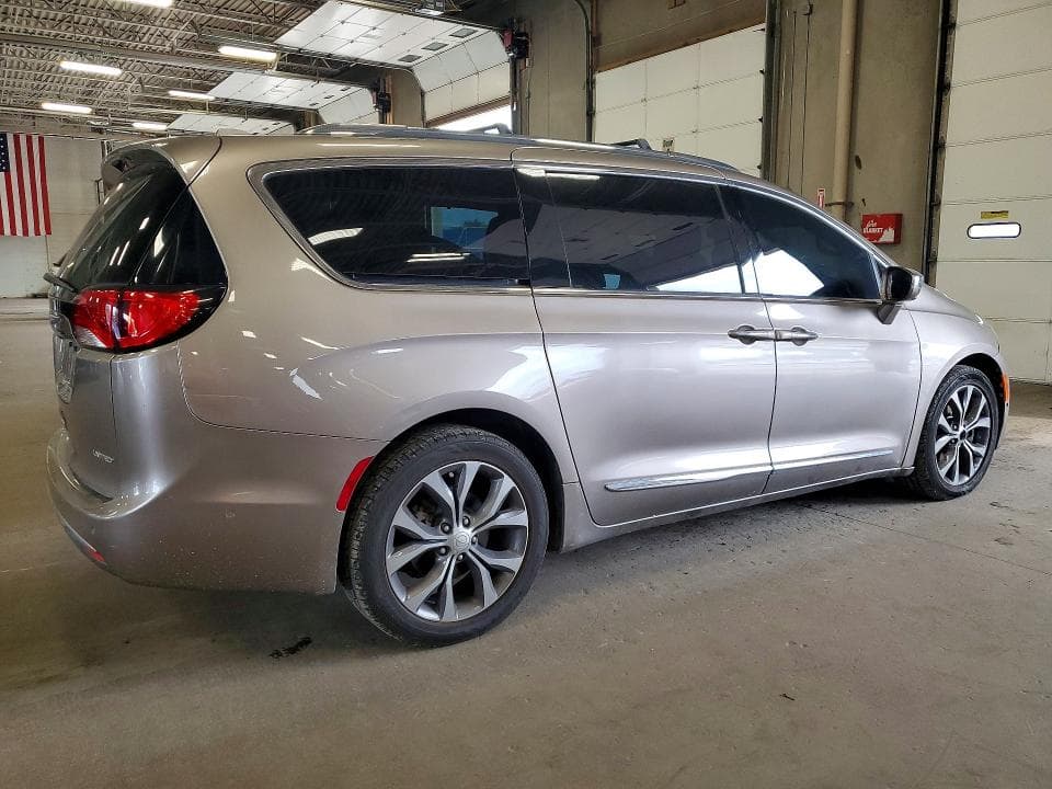 2017 CHRYSLER PACIFICA LIMITED 3